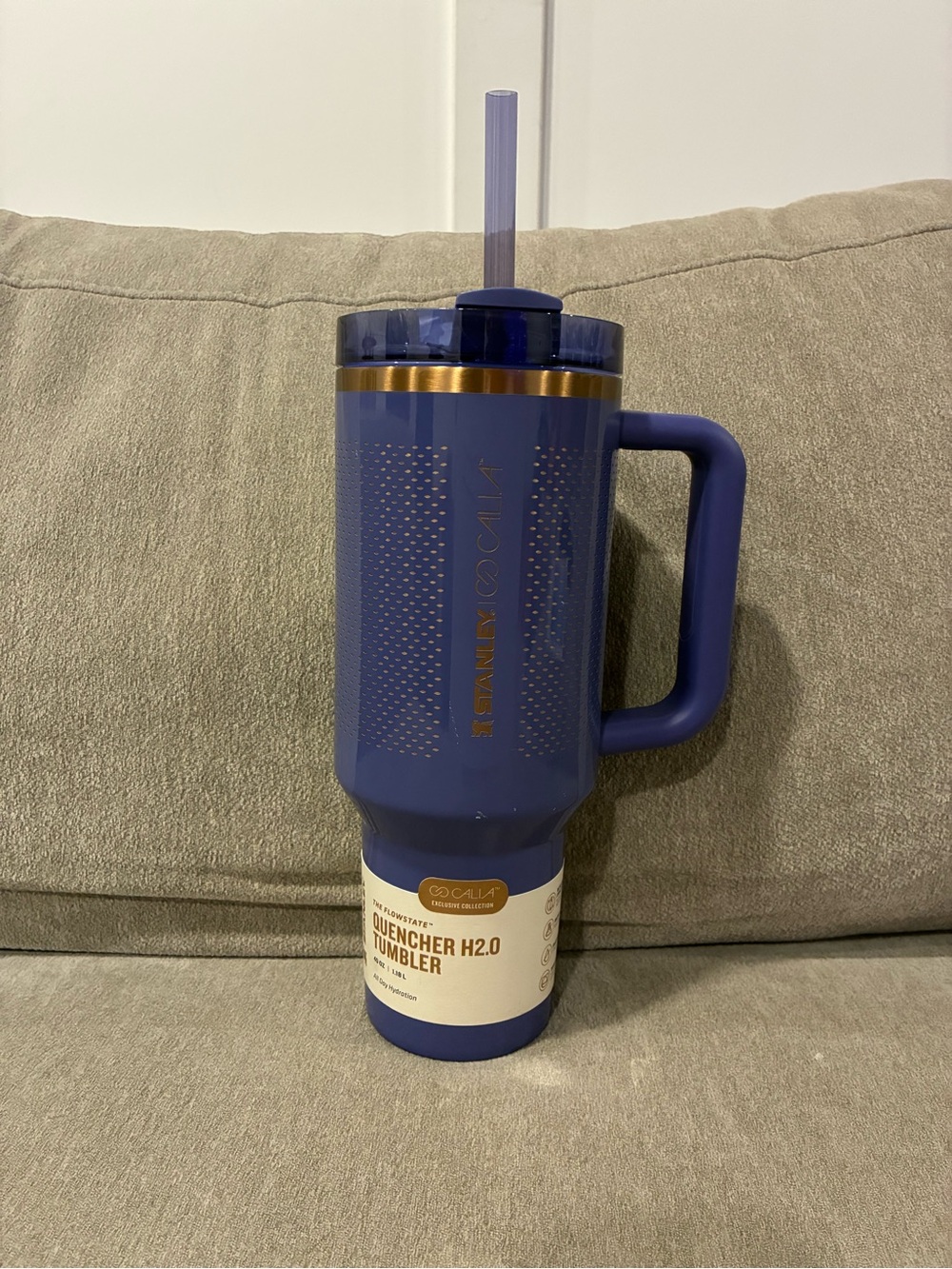 Stanley x CALIA 40oz Flowstate Quencher H2.0 Tumbler in Skipper Blue
